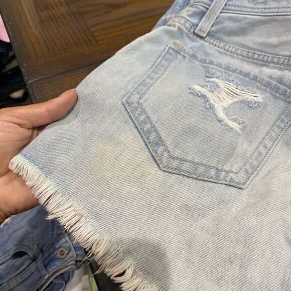 Hollister denim High Rise mom shorts 3” size 00 - Picture 5 of 5